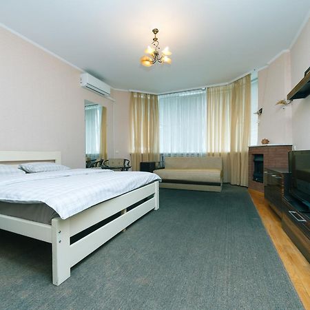 Apartment Poznyaky-Bazhana Kyiv Exterior photo