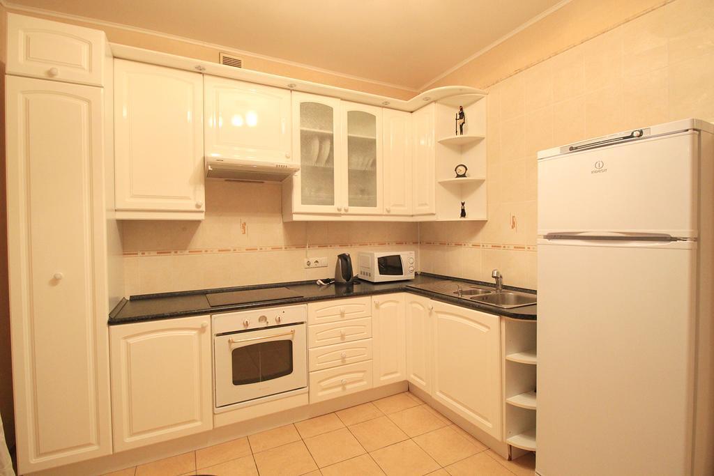 Apartment Poznyaky-Bazhana Kyiv Exterior photo