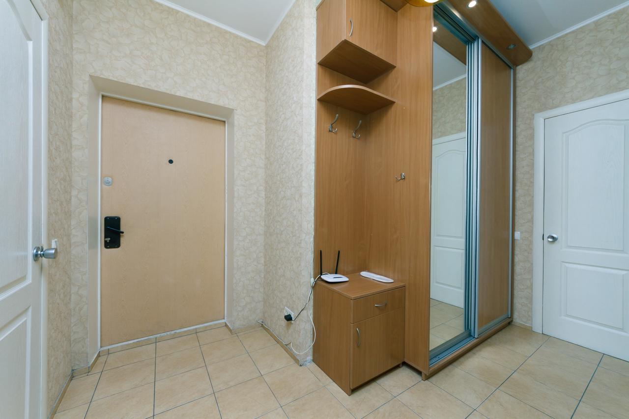 Apartment Poznyaky-Bazhana Kyiv Exterior photo