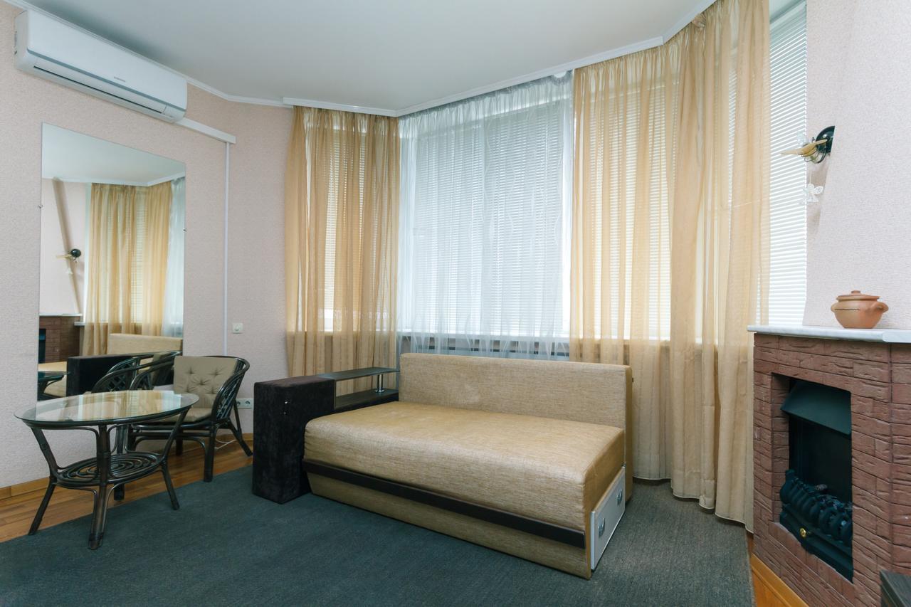 Apartment Poznyaky-Bazhana Kyiv Exterior photo