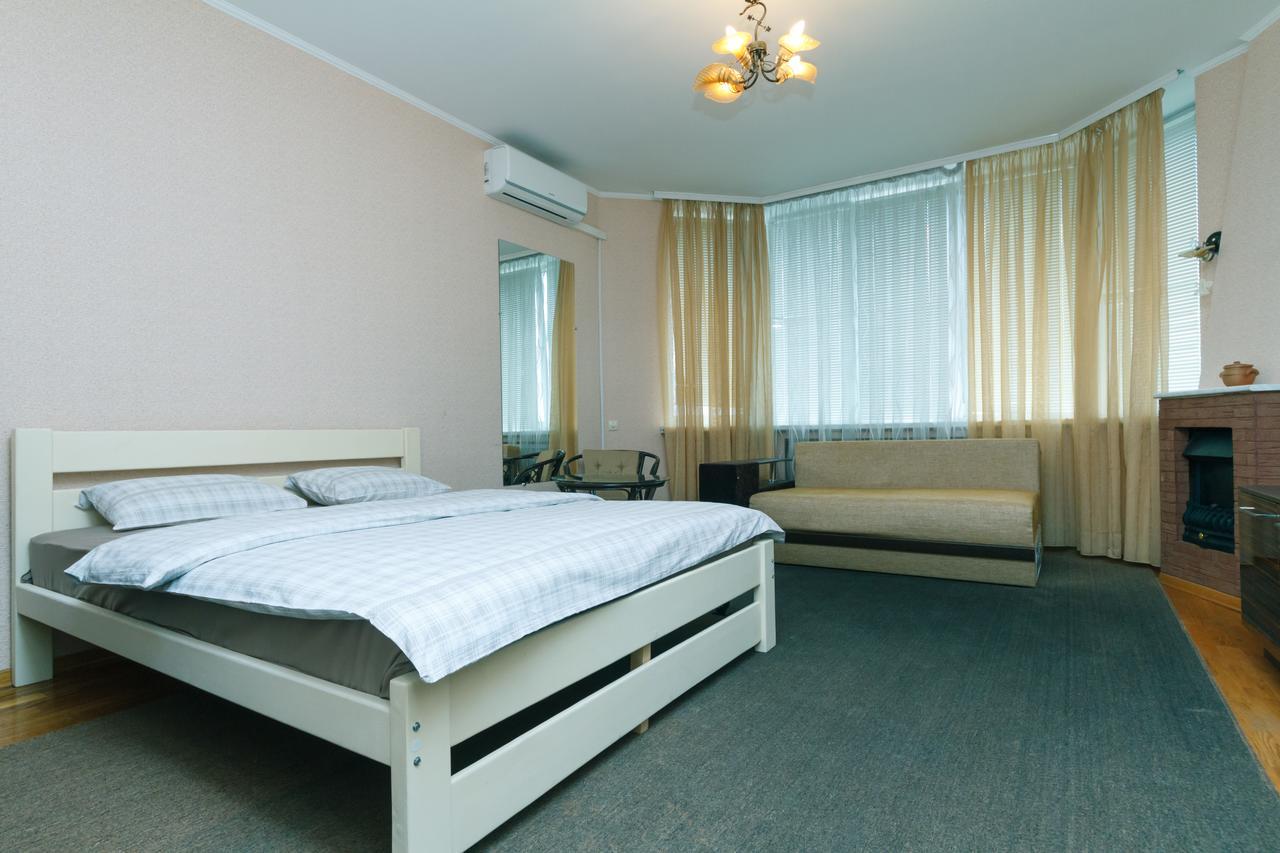Apartment Poznyaky-Bazhana Kyiv Exterior photo