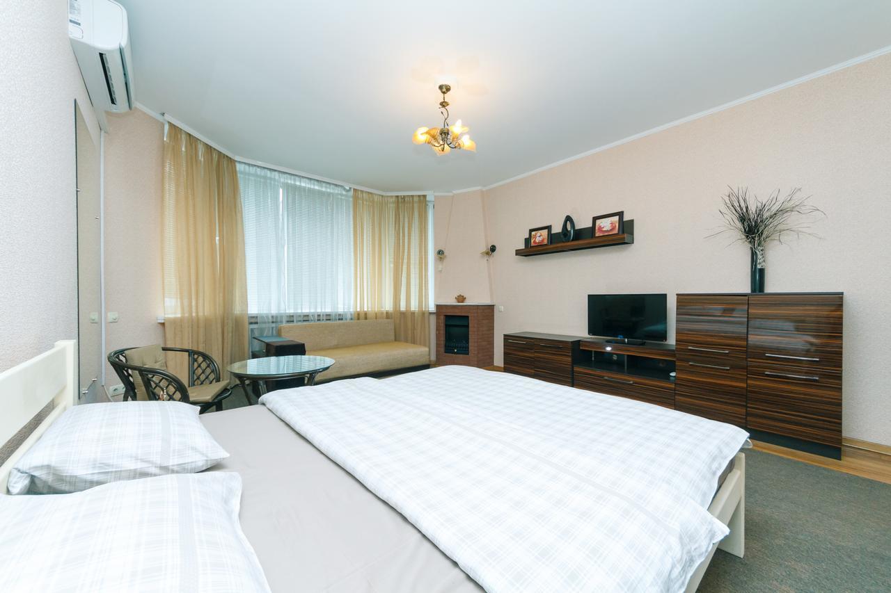 Apartment Poznyaky-Bazhana Kyiv Exterior photo