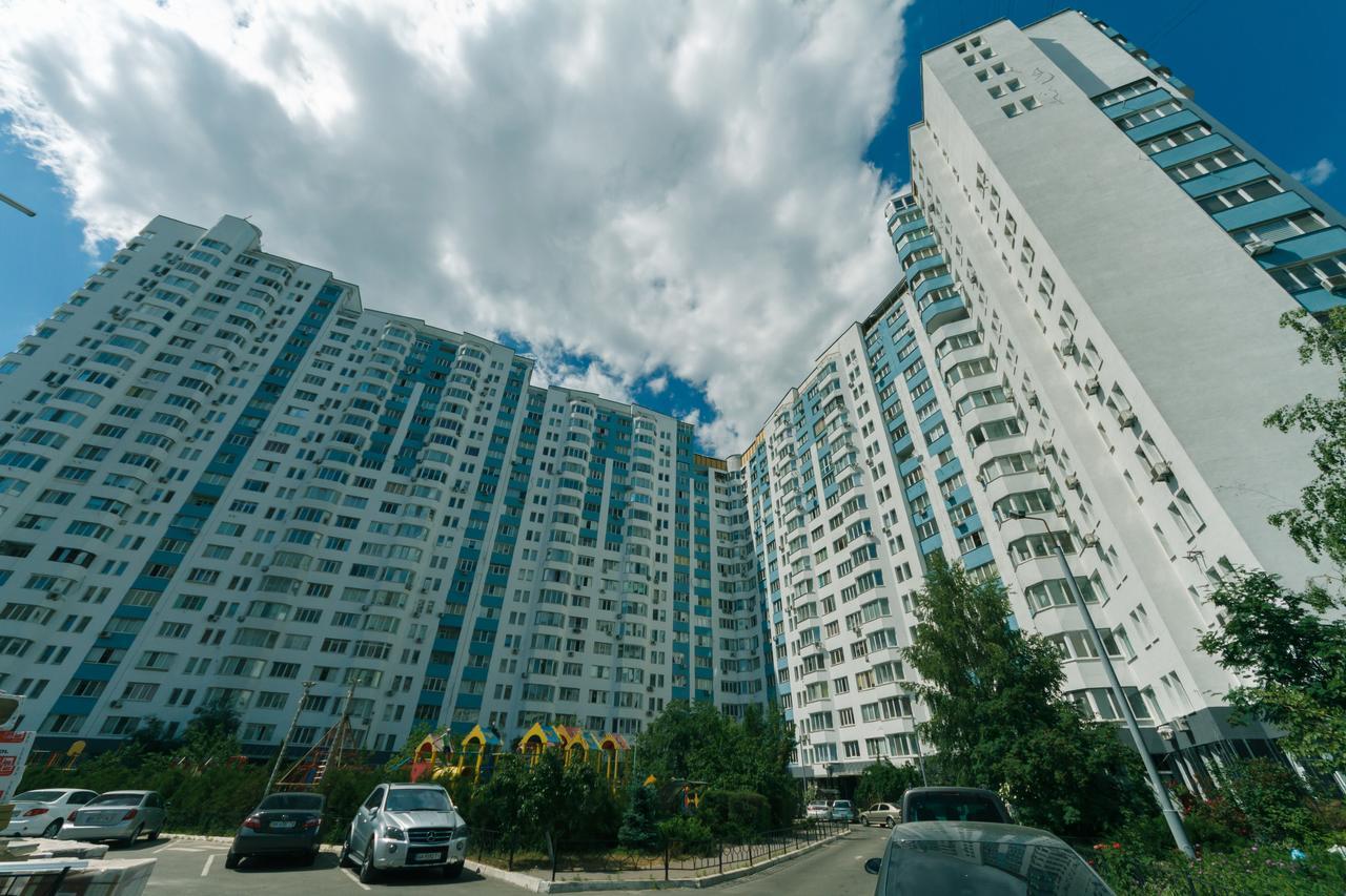 Apartment Poznyaky-Bazhana Kyiv Exterior photo