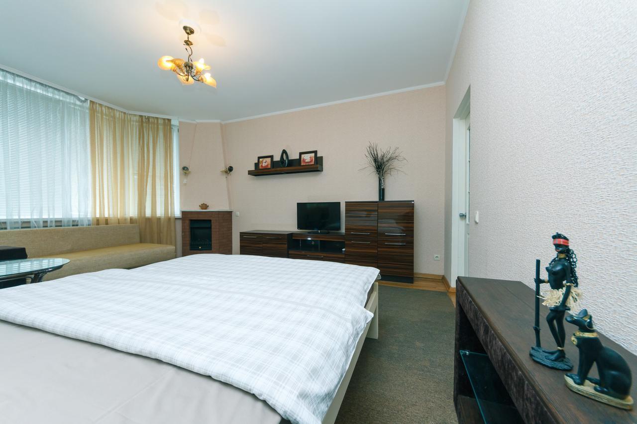 Apartment Poznyaky-Bazhana Kyiv Exterior photo