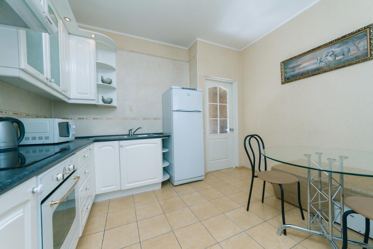 Apartment Poznyaky-Bazhana Kyiv Exterior photo